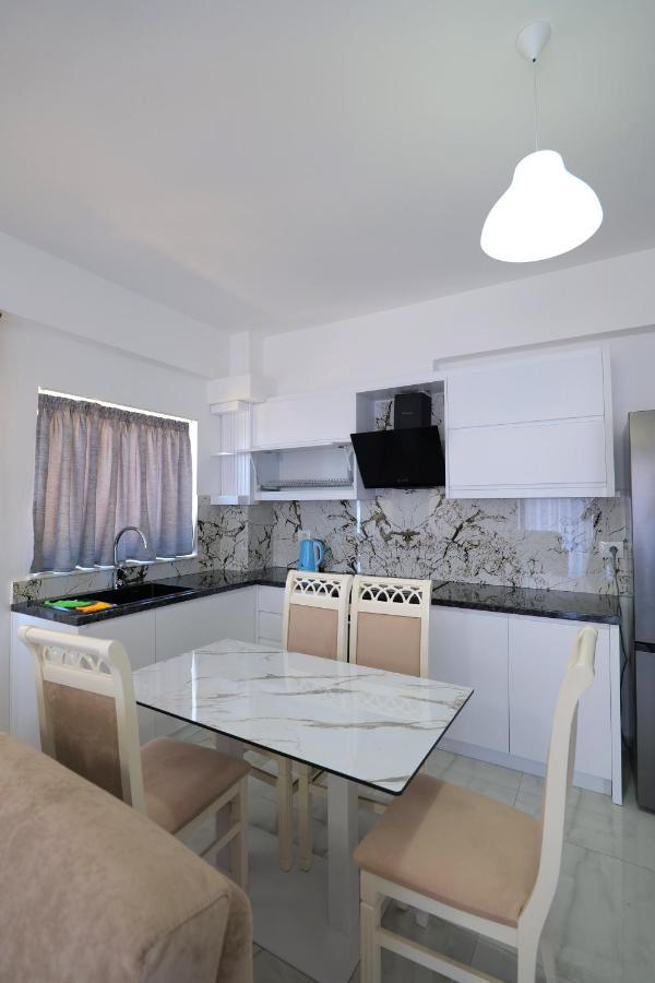 Arijons Apartments Sarandë Dış mekan fotoğraf